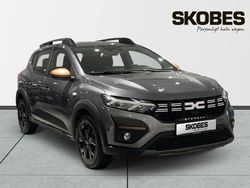 Grå Begagnad 2025 Dacia Sandero Extreme SUV | 224 000 kr (Dyr)