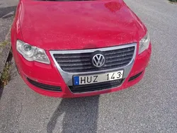 Röd Begagnad 2009 VW Passat Sportline Kombi | 15 500 kr (Marknadspris)