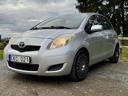 Silver Begagnad 2009 Toyota Yaris Halvkombi | 29 500 kr (Marknadspris)