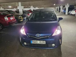 Blå Begagnad 2013 Toyota Prius+ Minibuss | 90 000 kr (Bra pris)