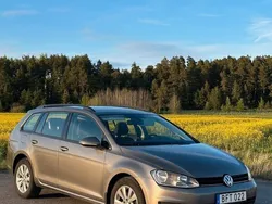 Grå Begagnad 2014 VW Golf VII Kombi | 108 990 kr (Marknadspris)