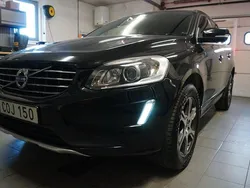 Svart Begagnad 2015 Volvo XC60 Momentum SUV | 149 500 kr (Marknadspris)