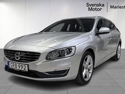 Silver Begagnad 2018 Volvo V60 Summum Kombi | 149 900 kr (Marknadspris)