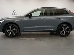 Grå Begagnad 2022 Volvo XC60 R-Design SUV | 529 900 kr (Marknadspris)