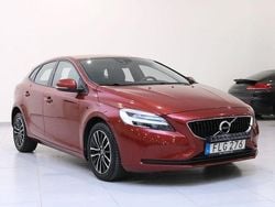 Röd Begagnad 2016 Volvo V40 Momentum Kombi | 119 900 kr (Marknadspris)