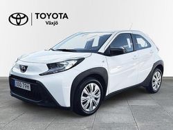 Vit Begagnad 2022 Toyota Aygo X-play Halvkombi | 159 000 kr (Marknadspris)