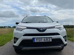 Vit Begagnad 2017 Toyota RAV4 Hybrid Active SUV | 255 000 kr (Superpris)