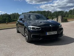 Svart Begagnad 2016 BMW M135 M Sport Halvkombi | 289 000 kr (Marknadspris)
