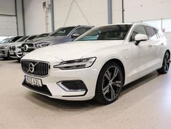 Vit Begagnad 2021 Volvo V60 Inscription Kombi | 354 700 kr (Marknadspris)
