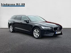 Svart Begagnad 2019 Volvo V60 Momentum Kombi | 197 900 kr (Marknadspris)