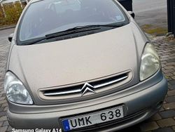 Brun Begagnad 2004 Citroën Xsara Picasso Minibuss | 24 500 kr (Marknadspris)