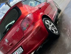 Röd Begagnad 2005 Peugeot 307 Halvkombi | 19 900 kr (Marknadspris)