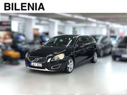 Svart Begagnad 2011 Volvo V60 Summum Kombi | 109 900 kr (Marknadspris)