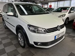 Vit Begagnad 2014 VW Touran Cross Minibuss | 109 000 kr (Marknadspris)