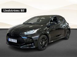 Svart Begagnad 2023 Toyota Yaris Hybrid Style Halvkombi | 249 900 kr (Marknadspris)