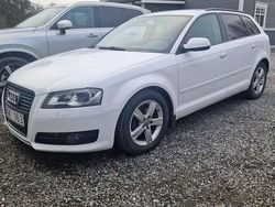 Vit Begagnad 2011 Audi A3 Sportback Attraction Halvkombi | 59 000 kr (Marknadspris)
