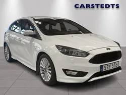 Vit Begagnad 2016 Ford Focus ST-Line Halvkombi | 149 900 kr