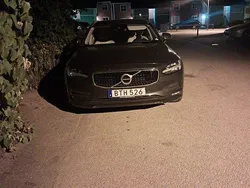 Grå Begagnad 2017 Volvo V90 Momentum Kombi | 180 000 kr (Marknadspris)