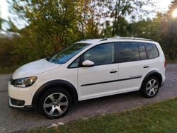 Vit Begagnad 2013 VW Touran Minibuss | 85 000 kr (Bra pris)
