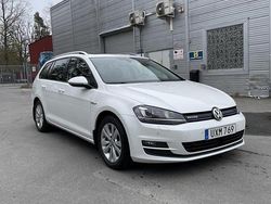 Vit Begagnad 2015 VW Golf VII Kombi | 90 000 kr (Dyr)