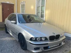 Grå Begagnad 2000 BMW 523 Sedan | 55 000 kr