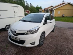 Vit Begagnad 2014 Toyota Yaris Halvkombi | 68 000 kr (Marknadspris)