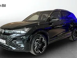 Svart (grenadilla black metallic) Ny 2025 VW Tiguan R-line SUV | 619 900 kr (Lite dyr)