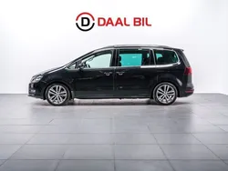 Svart Begagnad 2017 VW Sharan Minibuss | 284 700 kr (Marknadspris)