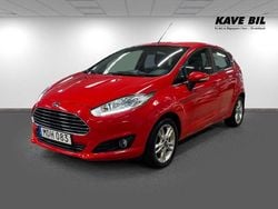 Röd Begagnad 2015 Ford Fiesta Titanium Halvkombi | 69 900 kr (Bra pris)