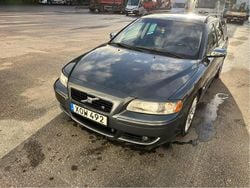 Grå Begagnad 2006 Volvo V70 Dynamic Kombi | 39 000 kr (Marknadspris)
