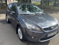 Grå Begagnad 2008 Ford Focus Titanium Halvkombi | 36 900 kr (Marknadspris)