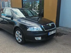 Svart Begagnad 2007 Skoda Octavia Halvkombi | 39 900 kr (Marknadspris)