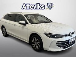 Vit Begagnad 2024 VW Passat Business Kombi | 344 900 kr (Dyr)