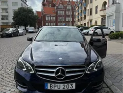 Blå Begagnad 2014 Mercedes E220 Avantgarde Sedan | 160 000 kr (Marknadspris)