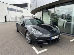 Grå Begagnad 2018 Porsche Panamera 4 Sedan | 609 000 kr (Bra pris)