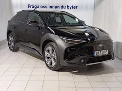 Svart (xf black mica) Begagnad 2023 Subaru Solterra SUV | 489 900 kr (Marknadspris)