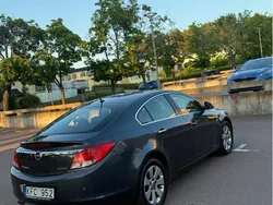 Blå Begagnad 2010 Opel Insignia Cosmo Halvkombi | 25 000 kr (Marknadspris)