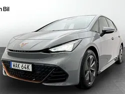 Ljusgrå (vapor grey) Begagnad 2023 Cupra Born Halvkombi | 279 900 kr (Marknadspris)