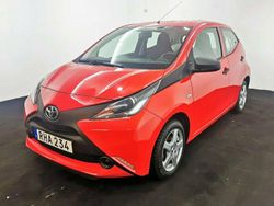 Röd Begagnad 2016 Toyota Aygo Halvkombi | 72 900 kr (Bra pris)