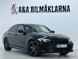 Svart Begagnad 2022 BMW 330e M Sport Sedan | 449 900 kr