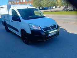 Vit Begagnad 2016 Peugeot Partner S Minibuss | 84 900 kr (Dyr)