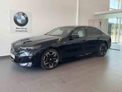 Svart Begagnad 2023 BMW i5 M Sport Sedan | 839 000 kr