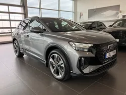 Tyfongrå metallic Begagnad 2024 Audi Q4 e-tron S-Line SUV | 679 000 kr
