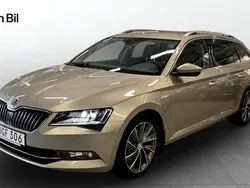 Ljusbrun Begagnad 2018 Skoda Superb LAURIN & KLEMENT Kombi | 259 900 kr (Marknadspris)
