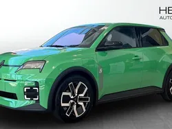 Grön (green) Ny 2025 Renault R5 Techno Halvkombi | 407 800 kr (Marknadspris)