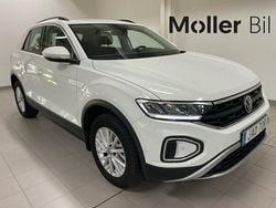 Vit (pure white) Begagnad 2023 VW T-Roc Life SUV | 274 900 kr (Marknadspris)