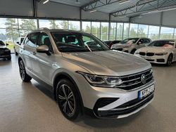 Silver Begagnad 2021 VW Tiguan Elegance SUV | 239 900 kr (Marknadspris)