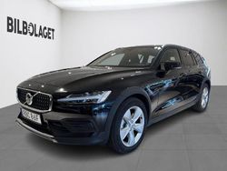 Svart Begagnad 2024 Volvo V60 CC Core Kombi | 414 500 kr (Superpris)