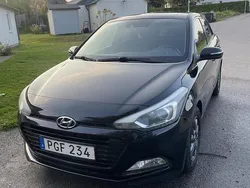 Svart Begagnad 2018 Hyundai i20 Premium Halvkombi | 105 000 kr (Marknadspris)