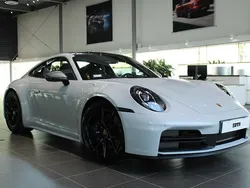 Ljusröd Ny 2025 Porsche 911 Carrera T Sportkupé | 1 664 500 kr